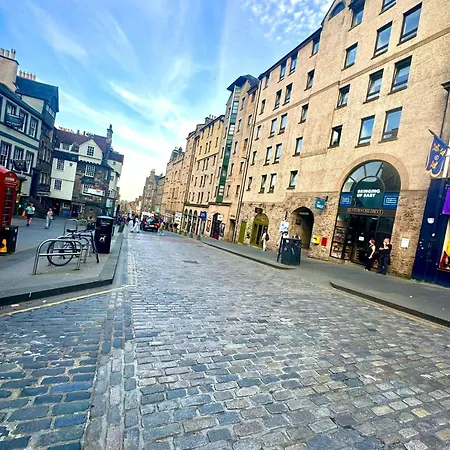Cozy Edinburgh Apartment Escape Exterior photo