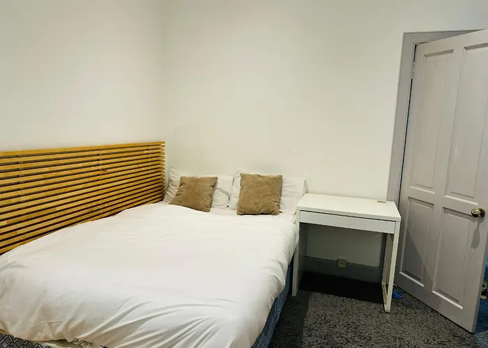 Cozy Edinburgh Apartment Escape